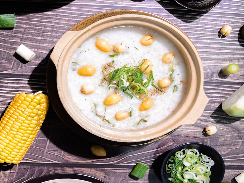 Cháo long nhãn hạt sen giúp an thần dễ ngủ