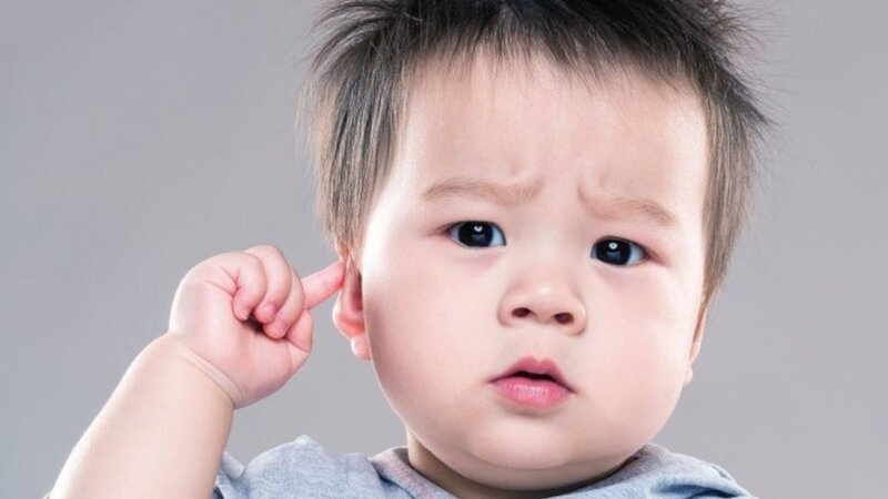 Đau tai sau khi bơi có thể do nước đọng trong ống tai hoặc viêm tai ngoài