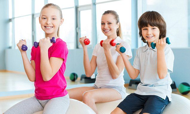 trẻ em tập thể dục